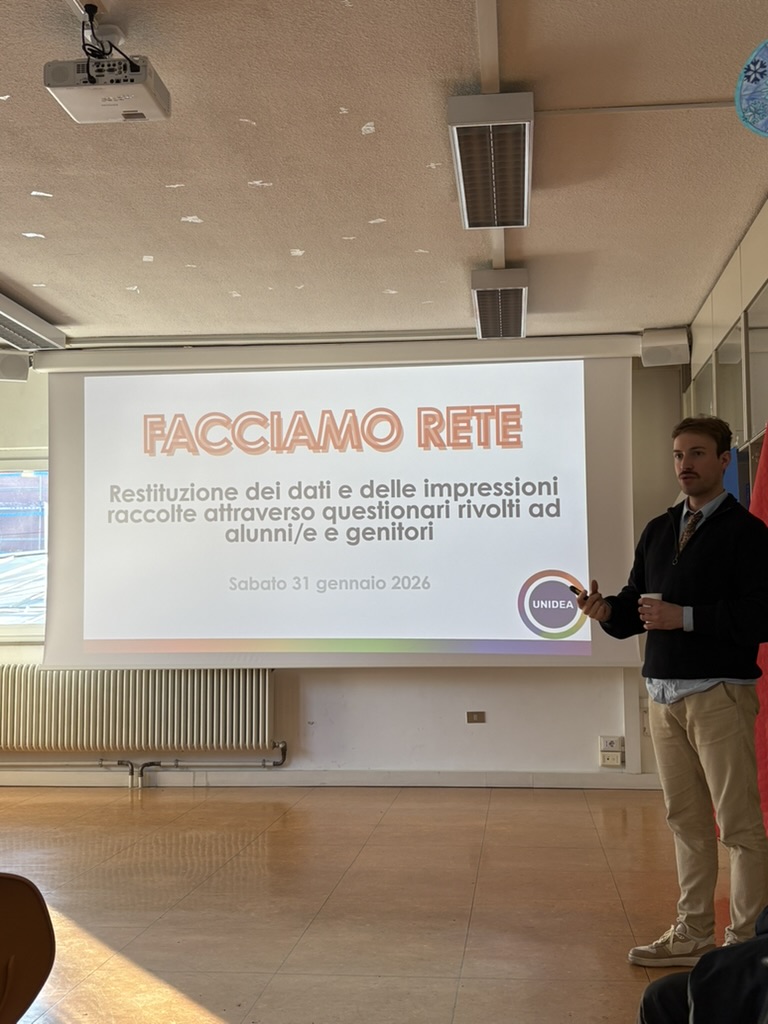 Francesco Aveta durante un incontro di formazione